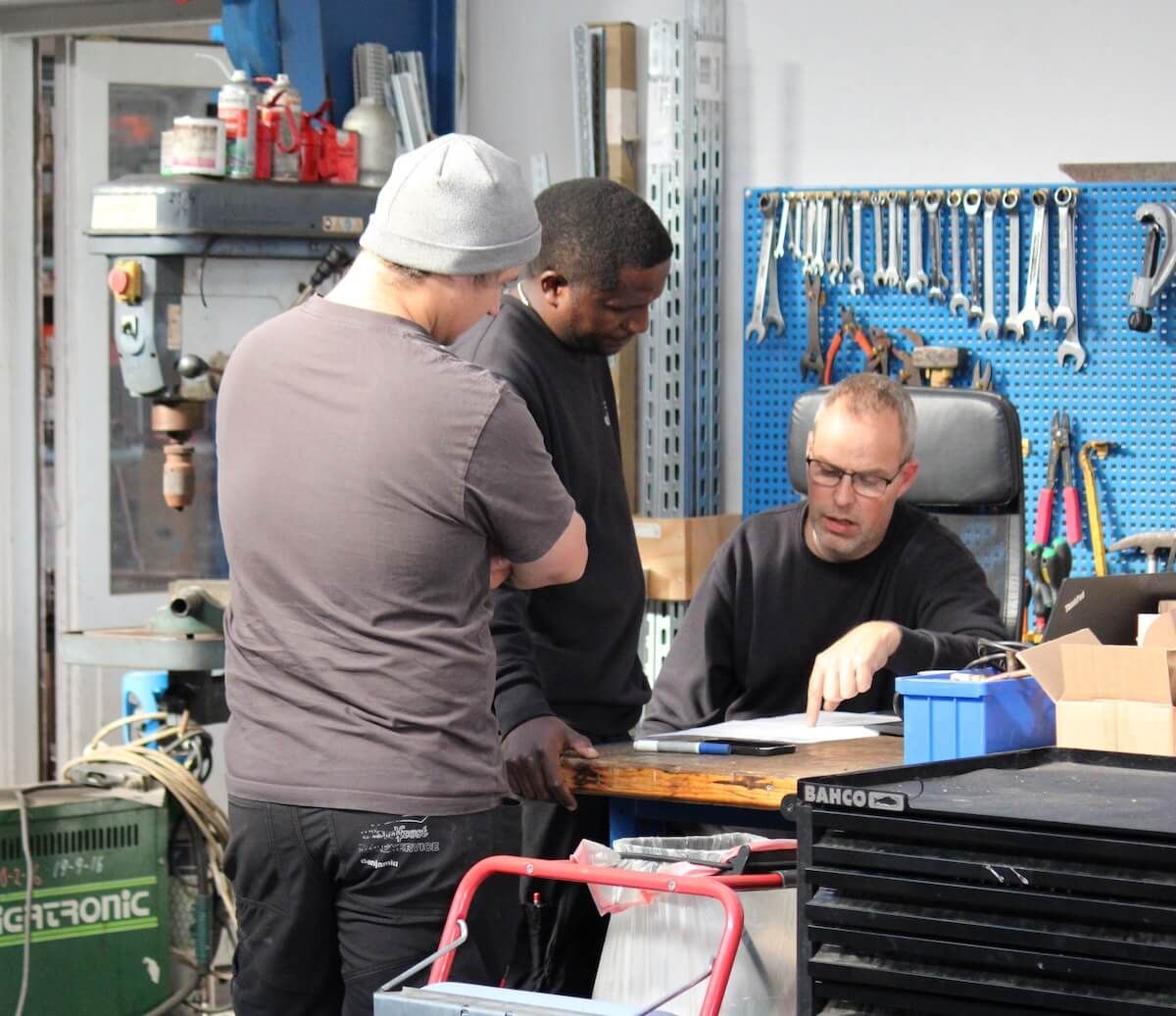 Svend, installatør og lærling