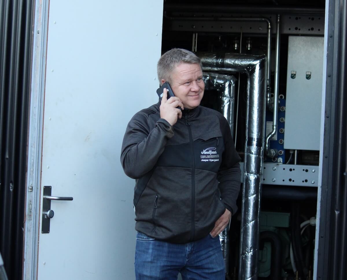 Nordfrost direktør taler med kunde